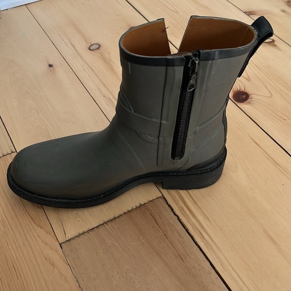 rag & bone moto rain boot in grey - Picture 3 of 10
